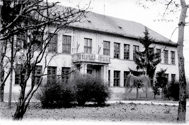 Iskolánk épülete 1958 és 1973 között